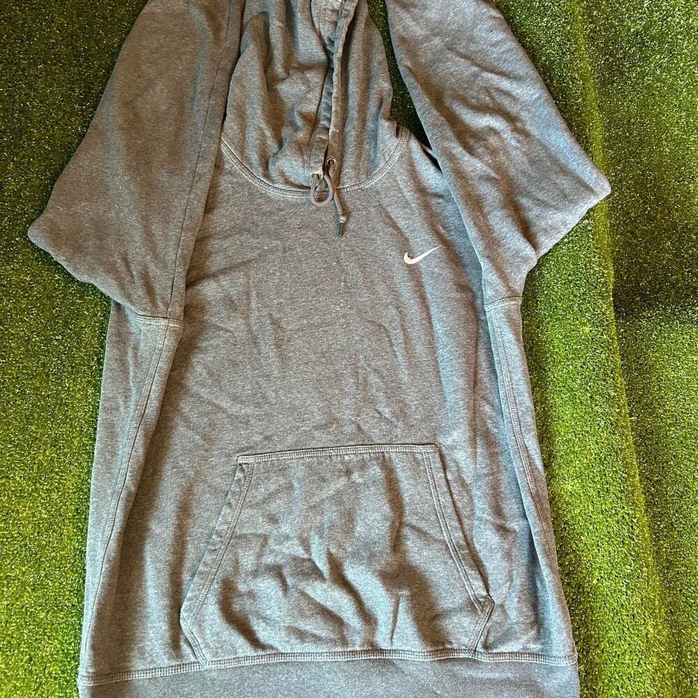 Nike Men's Grey and Green Hoodie